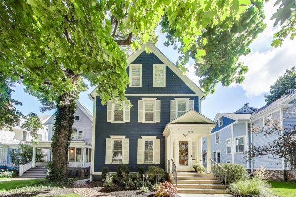 1229 Hinman Ave Evanston, IL 60202