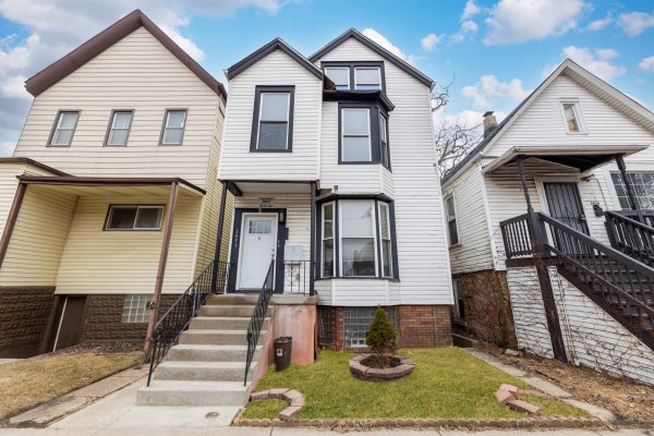 6833 S Champlain Ave #2 Chicago, IL 60637