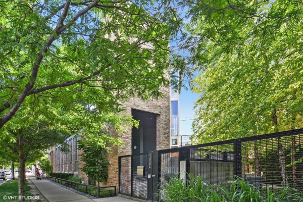 1804 N Leavitt St Chicago, IL 60647