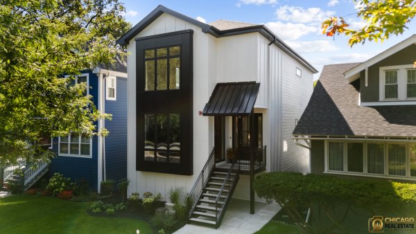 1143 Clinton Ave Oak Park, IL 60304