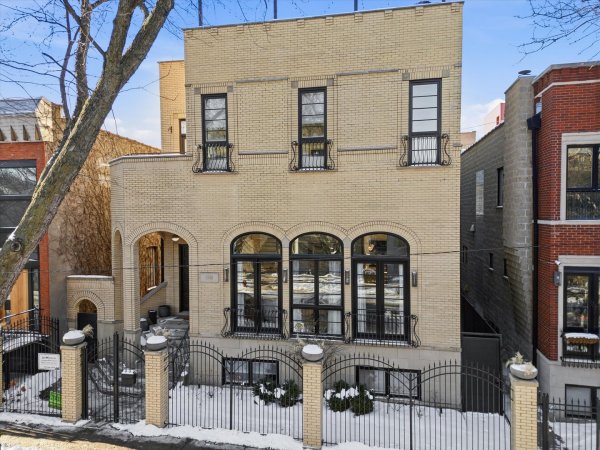 1936 N Wilmot Ave Chicago, IL 60647