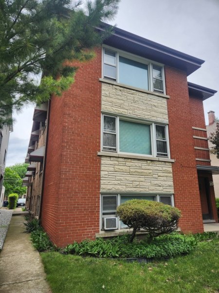 1135 S Oak Park Ave Oak Park, IL 60304