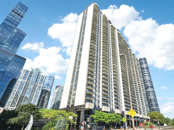 400 E Randolph St #1119-20 Chicago, IL 60601