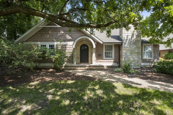 1410 Berkley Ct Deerfield, IL 60015