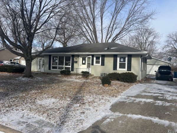 906 E Locust St Watseka, IL 60970