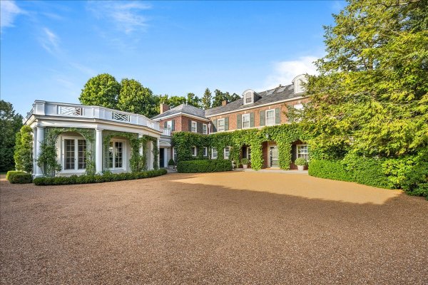 788 E Woodland Rd Lake Forest, IL 60045