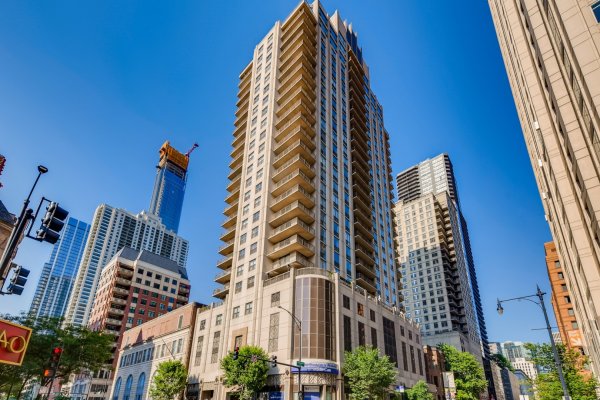 635 N Dearborn St #2803 Chicago, IL 60654