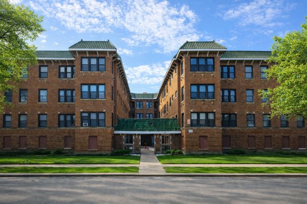 6700 S Merrill Ave #2W Chicago, IL 60649