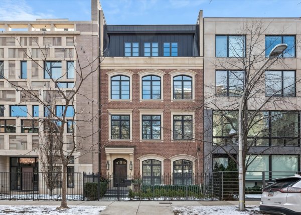 441 W Deming Pl Chicago, IL 60614