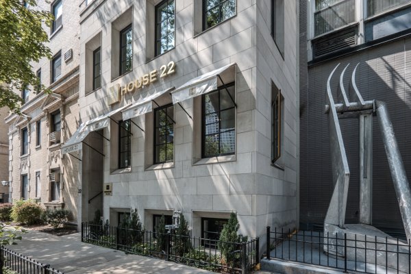 22 E Elm St #PH Chicago, IL 60611