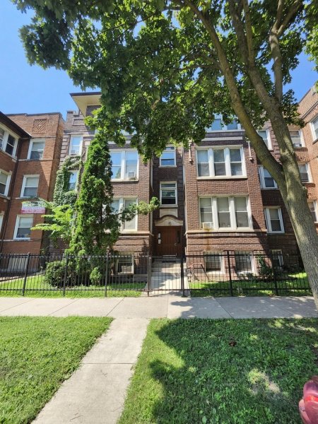 6730 S Clyde Ave #1 Chicago, IL 60649