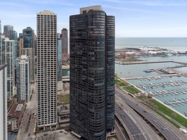 155 N Hbr Dr #3008-09 Chicago, IL 60601
