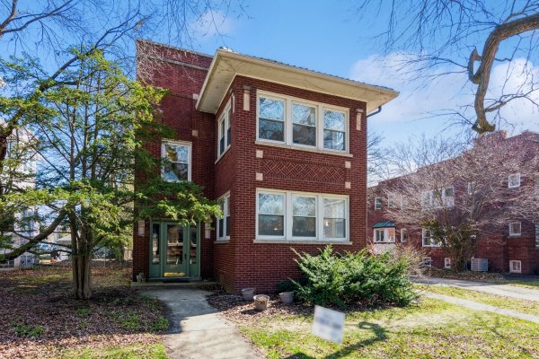 2741 Eastwood Ave Evanston, IL 60201