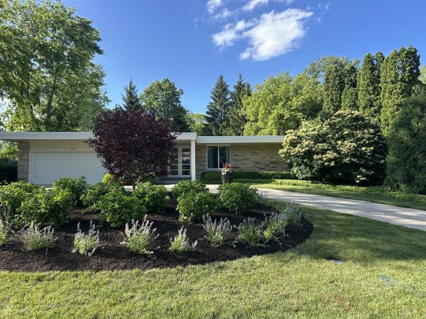 775 Stonegate Dr Highland Park, IL 60035