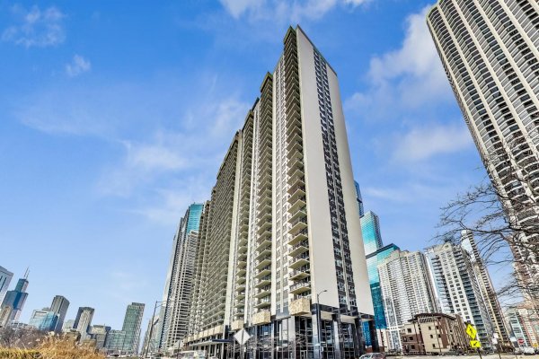 400 E RANDOLPH St #2425 Chicago, IL 60601