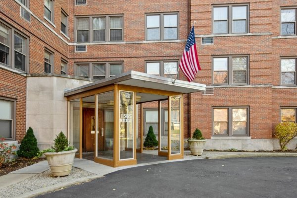 1585 Rdg Ave #301 Evanston, IL 60201