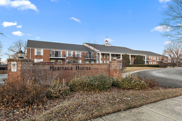 3001 Heritage Dr #106 Joliet, IL 60435