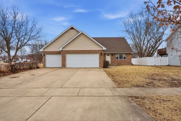 816 Ann St Joliet, IL 60435