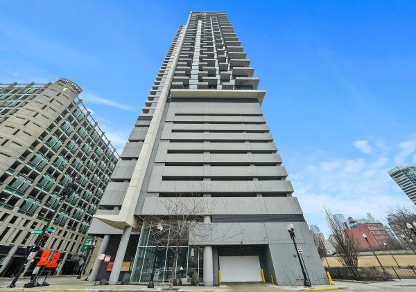235 W Van Buren St #3315 Chicago, IL 60607