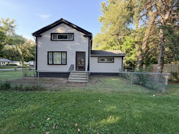 1214 Rdg Rd Homewood, IL 60430