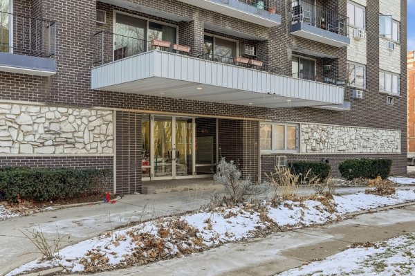 401 S Grv Ave #2F Oak Park, IL 60302