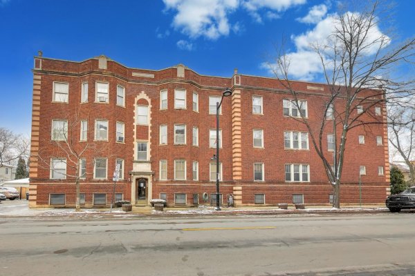 36 Harrison St #2 Oak Park, IL 60304
