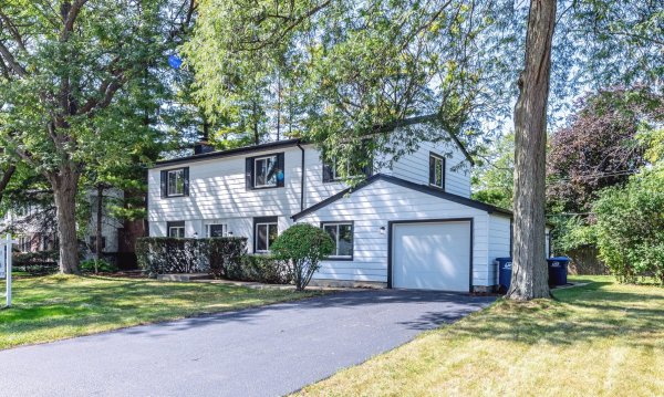 312 Pine St Deerfield, IL 60015