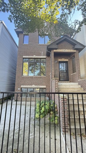 4411 S Wallace St Chicago, IL 60609