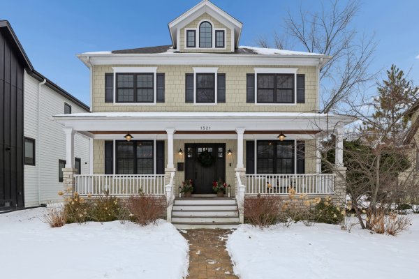 1521 Gregory Ave Wilmette, IL 60091