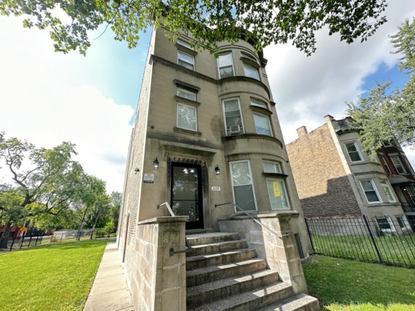 639 W Garfield Blvd #3 Chicago, IL 60621