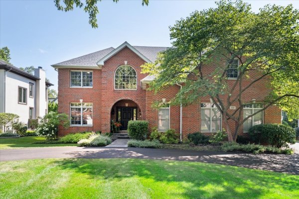 1131 Linden Ave Deerfield, IL 60015