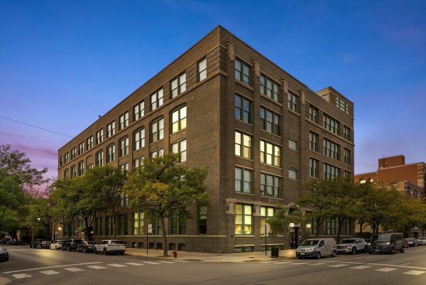1327 W Washington Blvd #106 Chicago, IL 60607