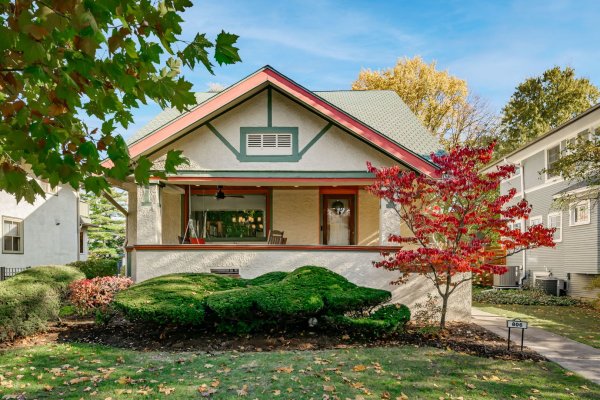 806 N Grv Ave Oak Park, IL 60302