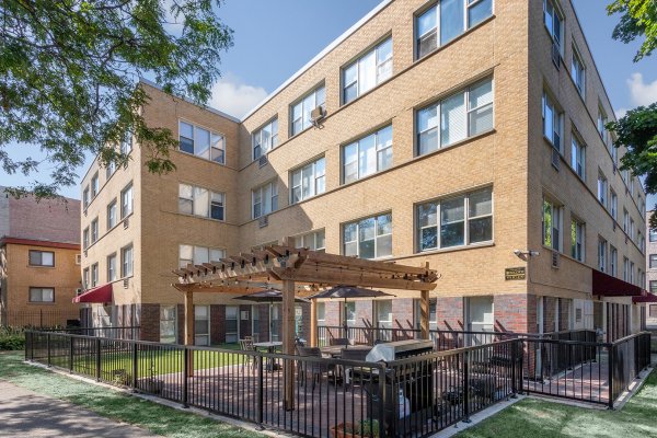 7070 N Sheridan Ave #4S Chicago, IL 60626