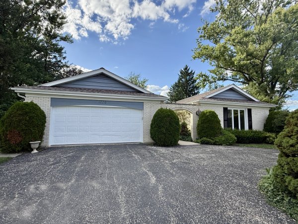 1770 Overland Trl Deerfield, IL 60015