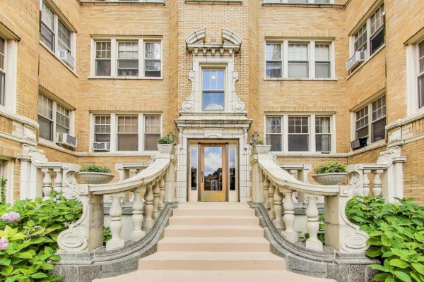 243 Washington Blvd #3A Oak Park, IL 60302