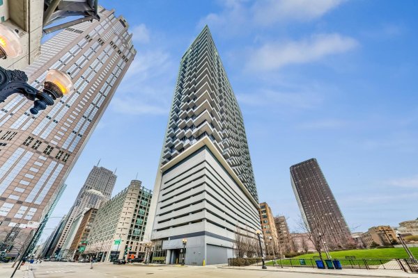 235 W VAN BUREN St #1517 Chicago, IL 60607