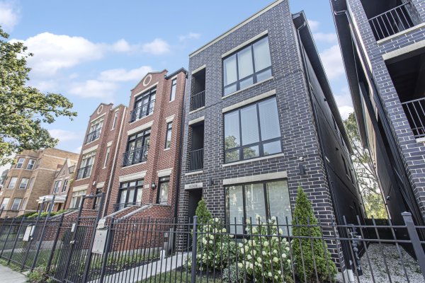 6504 S Ingleside Ave #1 Chicago, IL 60637