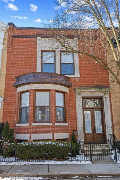 3818 N Alta Vis Ter Chicago, IL 60613