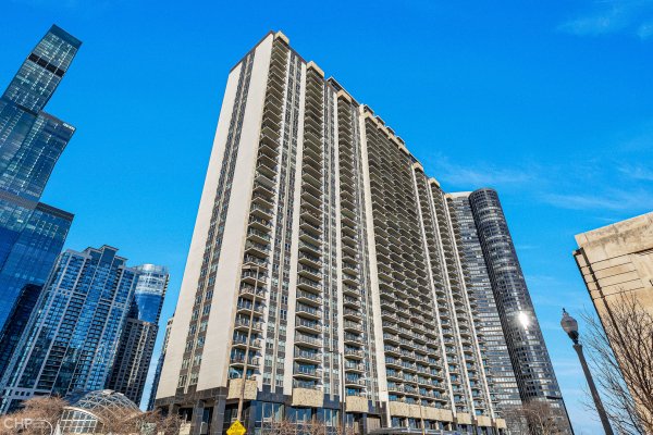 400 E Randolph St #3428 Chicago, IL 60601