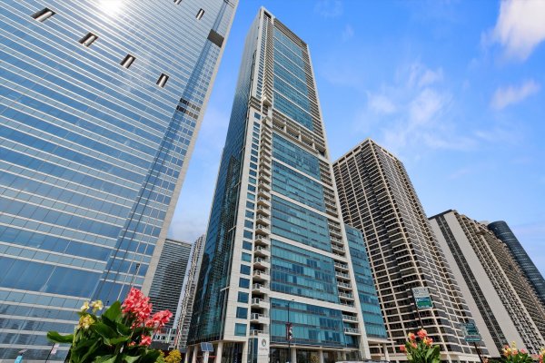 340 E Randolph St #3503 Chicago, IL 60601