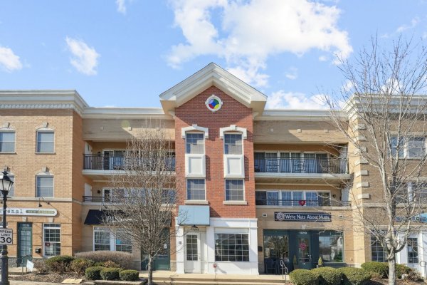 17212 Oak Park Ave #3SW Tinley Park, IL 60477