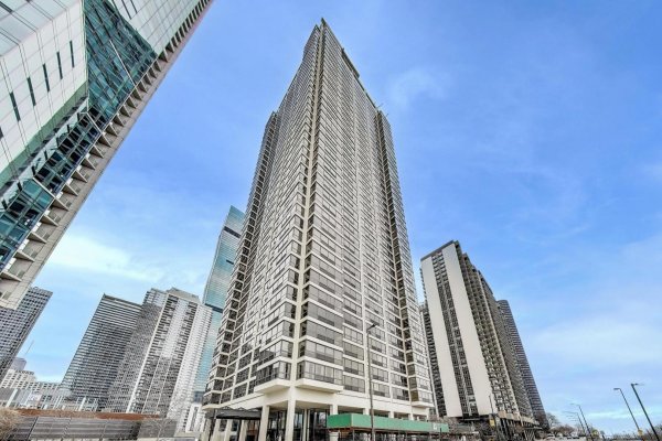 360 E Randolph St #1007 Chicago, IL 60601