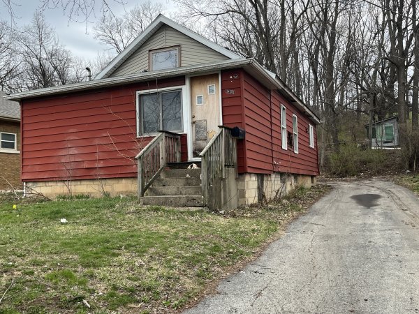 1301 E Jackson St Joliet, IL 60432