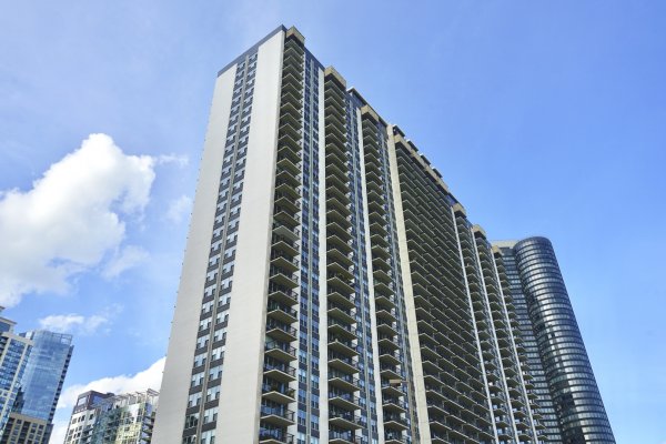 400 E Randolph St #2704 Chicago, IL 60601