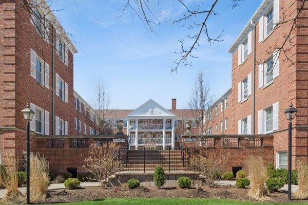 2242 Sherman Ave #G Evanston, IL 60201