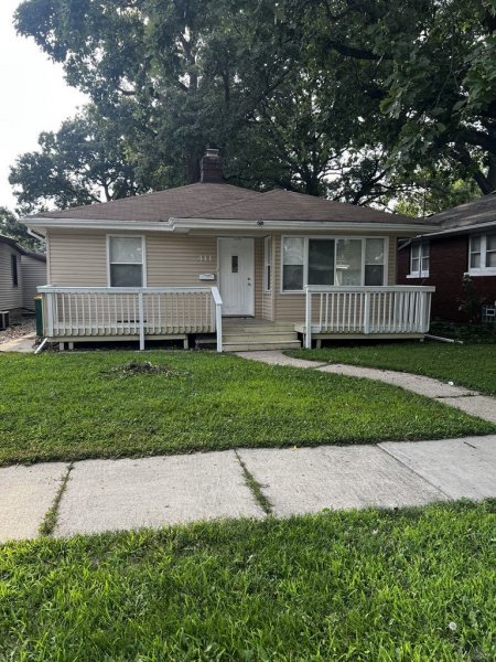 411 S May St Joliet, IL 60436