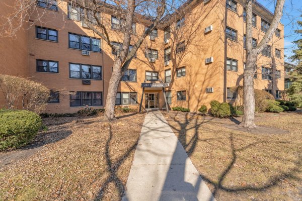 444 Washington Blvd #303 Oak Park, IL 60302