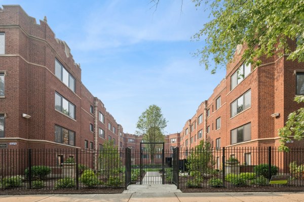 1331 W Estes Ave #1A Chicago, IL 60626