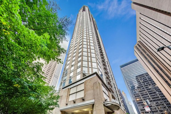 222 N Columbus Dr #1703 Chicago, IL 60601